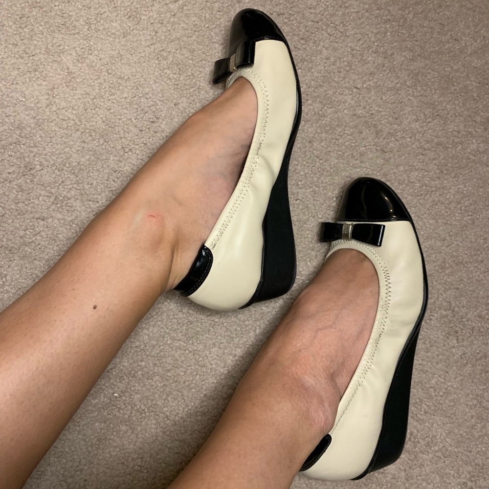 Anne Klein Sport wedge cream and black bow